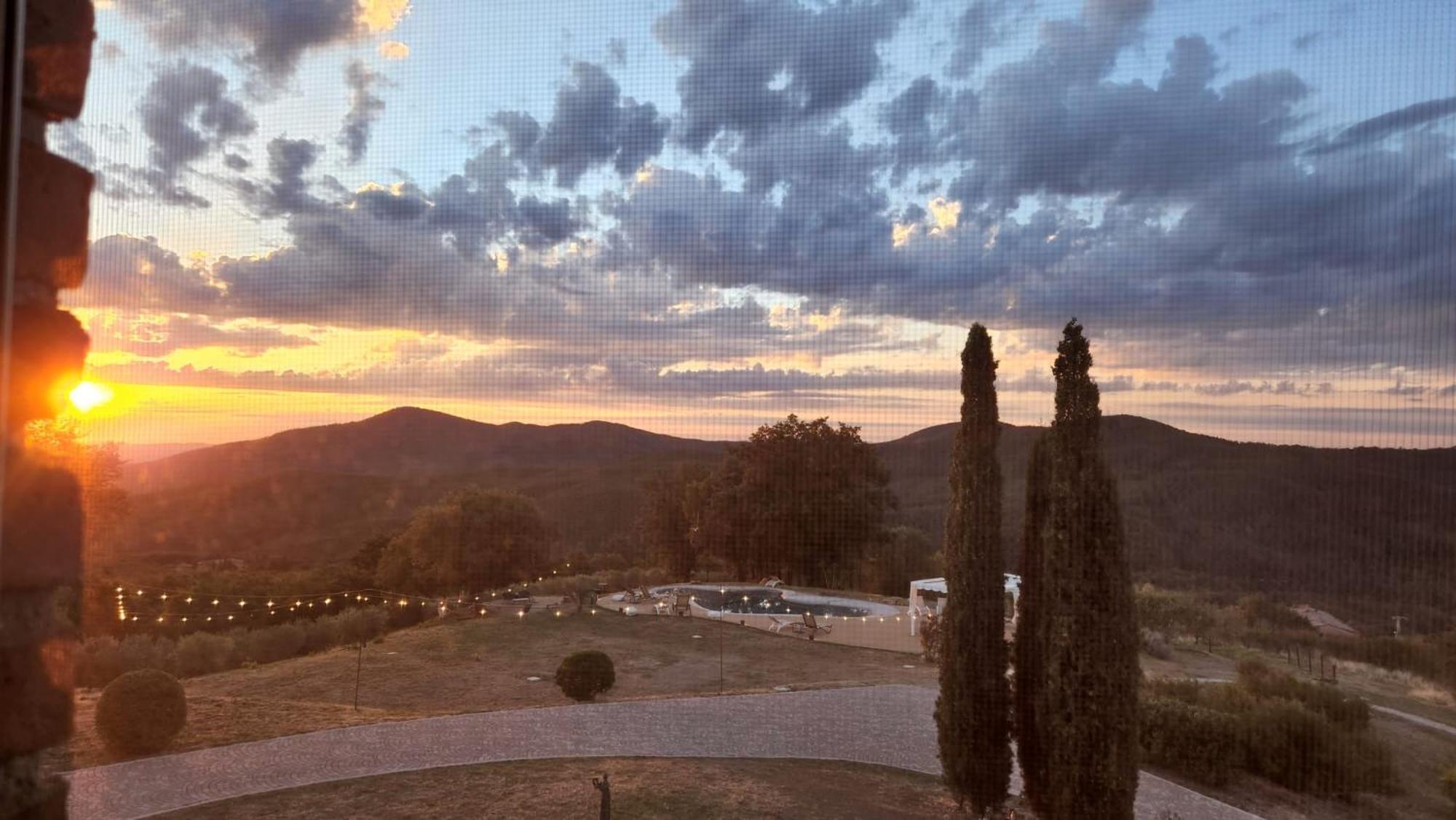 Vin Hotel - Wine Resort And Agriturismo Montieri Екстер'єр фото